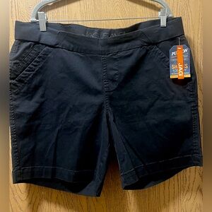 Jag Jeans Black Bermuda Shorts with Stretch Waistband